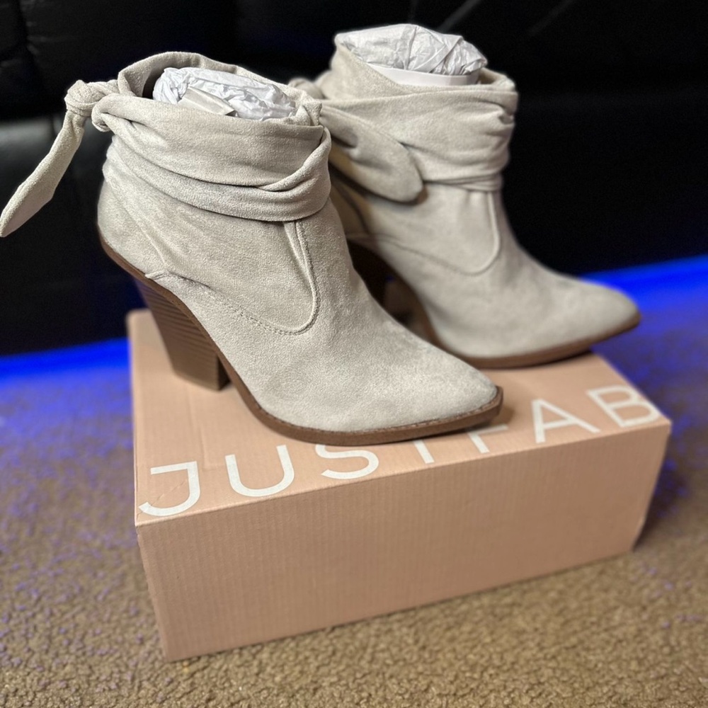 JustFab Women's Light Gray Heeled Boots
